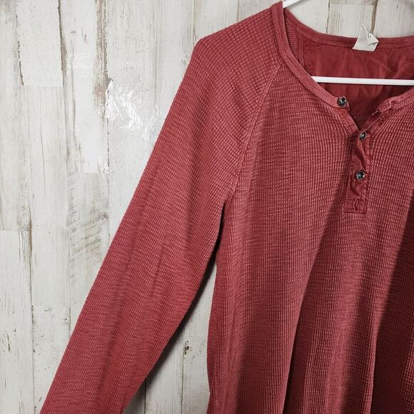 Lucky Brand Henley Top Rustic Red Size Medium - Picture 6 of 10